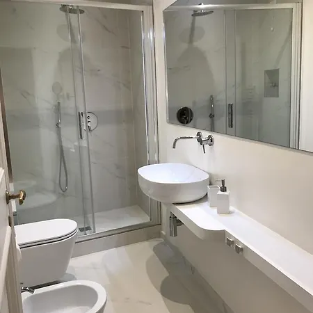 Konukevi Mia Al Pantheon Luxury 2*